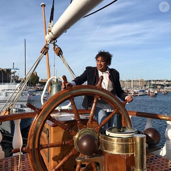 Laurent Voulzy à bord du bateau le Belem à Saint-Malo. Photo partagée sur Instagram le 23 septembre 2017.