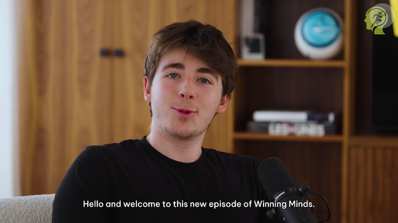 Ce podcast est animé par Oscar Bruel, le fils de Patrick Bruel. 

Oscar Bruel et Bixente Lizarazu reviennent sur le parcours sportif de ce dernier, dans le podcast "Winning Minds", en avril 2025.