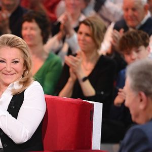 Exclusif - Sheila - Enregistrement de l'émission Vivement dimanche au studio Rive Gauche, le 21 mars 2025, présentée par M.Drucker et diffusée sur France 3 le 30 mars 2025.  © Guillaume Gaffiot / Bestimage