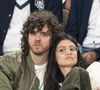 Leur complicité et leur élégance sobre ont attiré l’attention en toute simplicité.

Lucie Boujenah et son compagnon Thomas Solivéres dans les tribunes lors des Internationaux de France de Tennis de Roland Garros 2025, à Paris, France, le 5 juin 2025. © Jacovides-Moreau/Bestimage