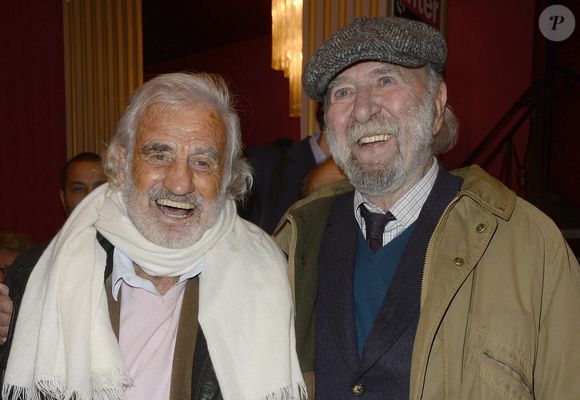 Jean-Paul Belmondo et Jean-Pierre Marielle - People à la générale de la pièce "A torts et à raison" au théâtre Hébertot à Paris le 25 janvier 2016. © Coadic Guirec/Bestimage