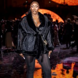 La reine de la pop urbaine française n'est pourtant pas du genre à s'affamer. 

Aya Nakamura - Photo Call du Défilé de mode Chanel Collection Printemps-Été 2026 dans le cadre de la Fashion Week de Paris, France, le 6 octobre 2025.
 
© Olivier Borde / Bestimage