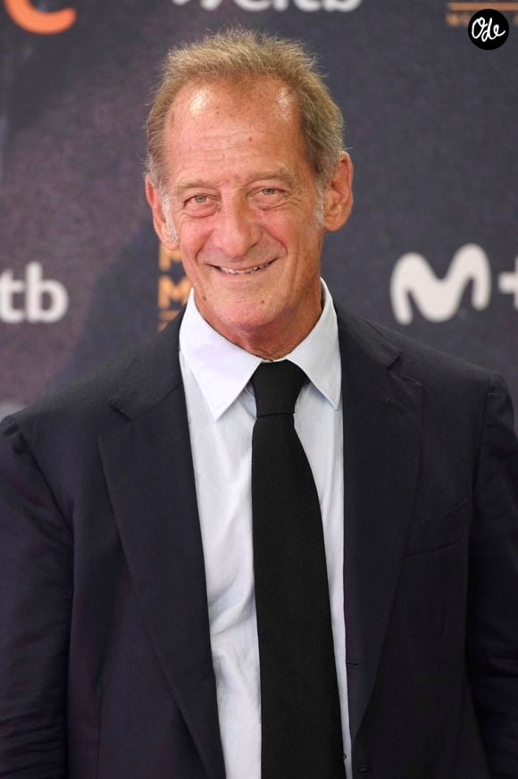Il explique avoir appris à ne plus craindre le regard des autres et à exprimer plus librement ses pensées.

Vincent Lindon - Arrivées à la première du film "Les Misérables" lors du 74ème Festival du Film de Saint-Sébastien.
Action Press / Bestimage