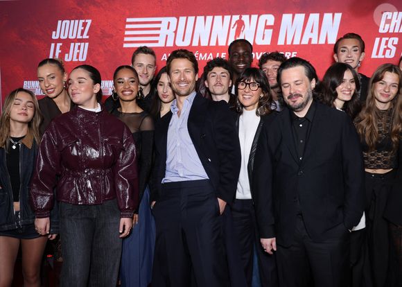 Alexia Laroche-Joubert, Edgar Wright, Glen Powell et les élèves de la Star Academy 2025 (G-D) Mélissa, Léa, Lily, Ambre, Léane, Léo, Noah, Théo P., Jeanne, Victor, Anouk, Ema, Sarah et Bastiaan lors de la première de Running Man au cinéma UGC Ciné Cité Bercy à Paris le 3 novembre 2025.

© Denis Guignebourg / Bestimage
