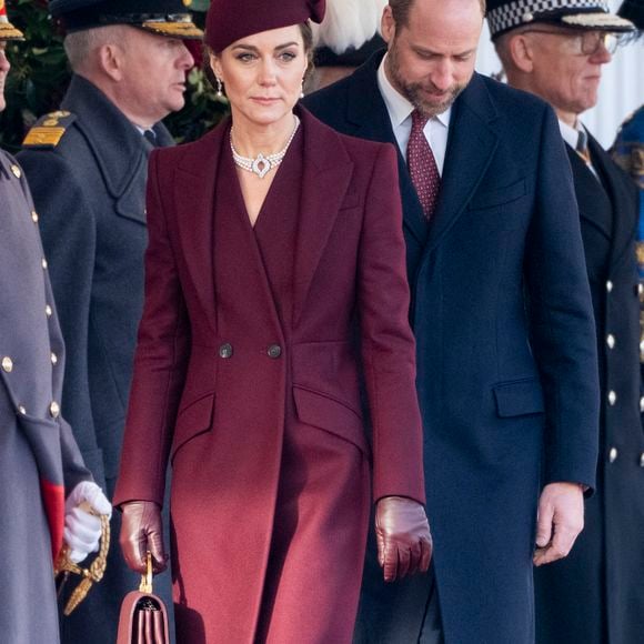 Le prince William, prince de Galles, et Catherine (Kate) Middleton, princesse de Galles lors de la cérémonie de bienvenue pour la visite d'État de l'émir du Qatar Tamim ben Hamad Al-Thani à Londres, Royaume Uni, le 3 décembre 2024. © GoffPhotos/Bestimage
