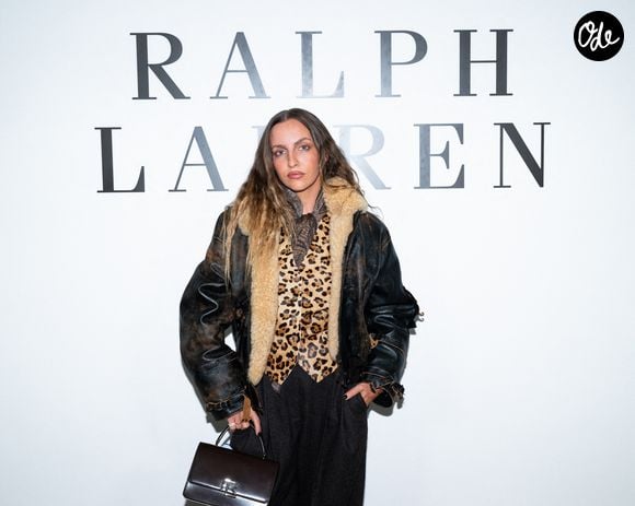 Laetitia Casta n'était pas la seule française présente. Elle a en effet retrouvé Carla Ginola sur le photocall. 

Carla Ginola au défilé Ralph Lauren, collection prêt-à-porter printemps/été 2027 à New York, le 9 septembre 2026. Crédit photo : BFA.com / Backgrid USA / Bestimage