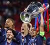 qui s’est jouée ce 30 mai 2026 au Puskás Aréna de Budapest face à Arsenal.

Marcos Aoas Correa Marquinhos du PSG célèbre avec le trophée la victoire de la finale de la Ligue des Champions 2025/2026 opposant le Paris Saint Germain à Arsenal FC au stade Puskas Arena à Budapest (Hongrie), le 30 mai 2026. Inside/Psnewz/Bestimage