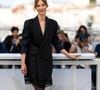 L’ouvrage raconte la séparation des parents et la reconstruction d’une famille.

Louise Bourgoin - Photocall du film "Moulin" lors du 79ème Festival International du Film de Cannes, le 18 mai 2026.
© Jacovides/Moreau/Bestimage