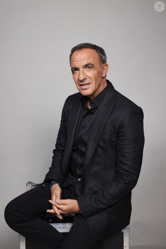 Nikos Aliagas - Studio avec les invités de l'enregistrement de l'émission "La chanson secrète N°14", présentée par N.Aliagas et diffusée le 26 décembre sur TF1, à Paris, France, le 9 décembre 2025. © Jacovides-Moreau/Bestimage