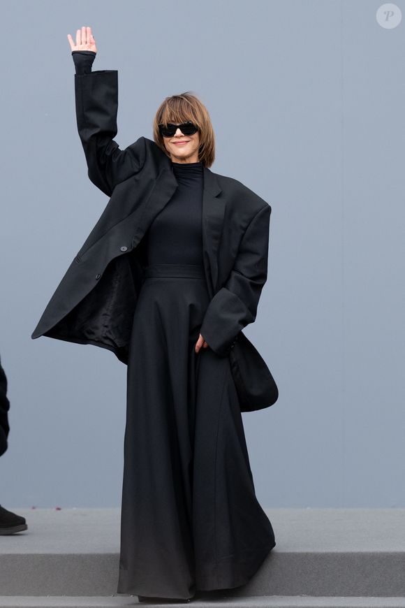 Sophie Marceau - Arrivées au défilé de mode féminine Balenciaga printemps-été 2025 lors de la Fashion Week de Paris (PFW), à Paris, France, le 30 septembre 2024. © Da Silva-Perusseau/Bestimage