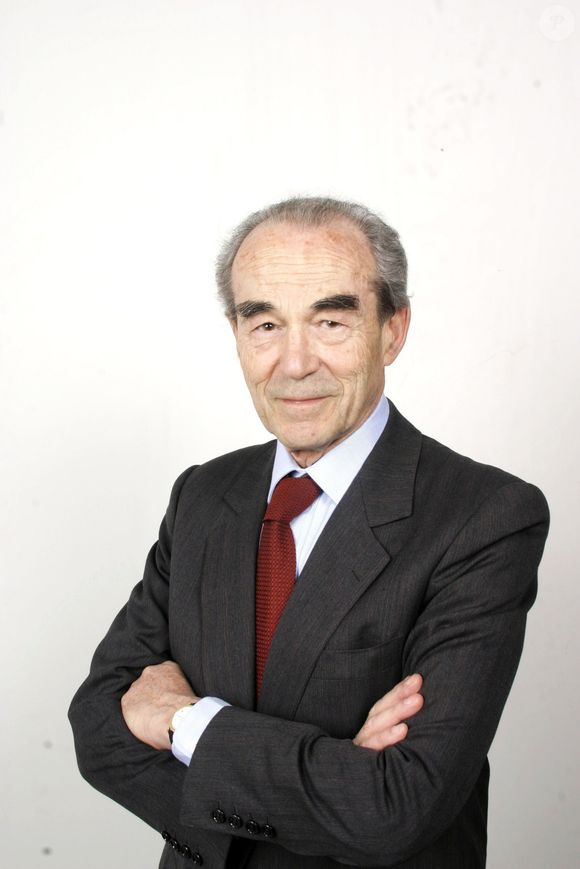 Robert Badinter Portrait Studio 2007. © JLPPA / Bestimage