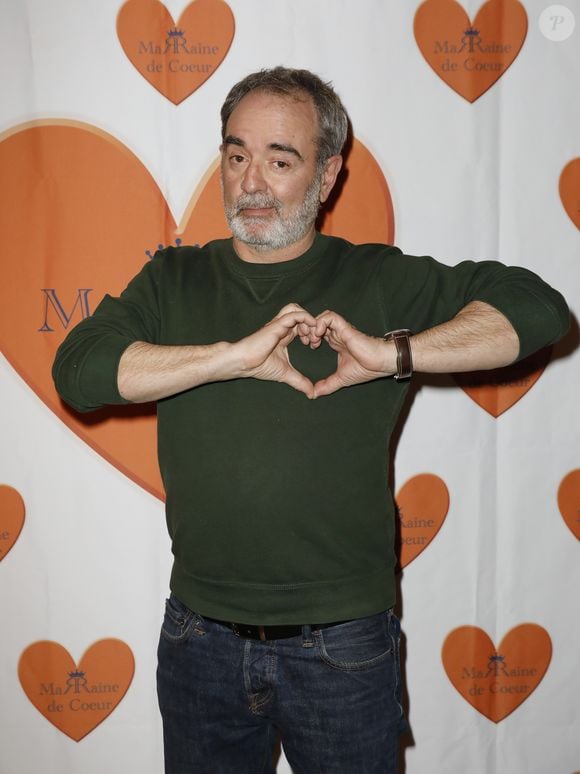 Bruno Solo - Tournoi de Poker caritatif pour l'association "Marraine de Coeur" au restaurant "Le Petit Poucet" à Neuilly-sur-Seine le 16 mars 2026. © Marc Ausset-Lacroix/Bestimage