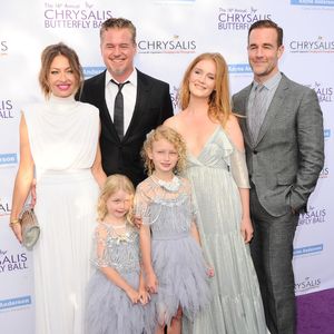 Les deux familles avaient participé en 2014 et 2017 au bal annuel du  Chrysalis Butterfly. 
Rebecca Gayheart-Dane, Eric Dane, Kimberly Brook, James Van Der Beek, Georgia Dane, Billie, Beatrice Dane assistant au 16e Bal annuel Chrysalis Butterfly à Los Angeles, CA, USA, le 03 juin 2017. Photo par Sara De Boer/startraksphoto.com/ABACAPRESS.COM