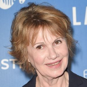 Maman d'Angèle née de son union avec Patrick Dewaere et de Jeanne (fruit de ses amours avec Julien Clerc), Miou-Miou a aussi partagé la vie de Coluche avant de tomber follement amoureuse de Jean Teulé

Miou-Miou à la première de "Larguées" au cinéma Gaumont Champs-Elysées Marignan à Paris
© Guirec Coadic/Bestimage