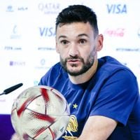 Hugo Lloris en famille durant la Coupe du monde : sa fille pose avec une immense star hollywoodienne