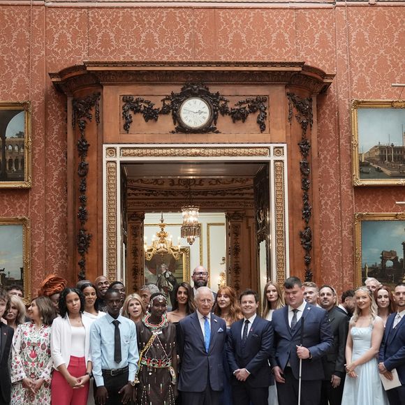 George Clooney et Amal Clooney lors de la réception en l'honneur des lauréats des King's Trust Awards au palais de Buckingham le 25 juin 2025  Stefan Rousseau/WPA-Pool/Bestimage