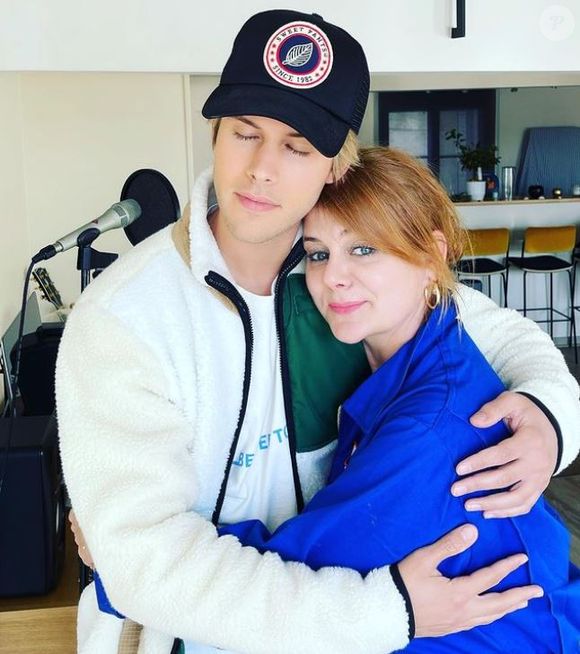 Son fils a déjà souffert de ses mensonges
Ariane Séguillon complice avec son fils Dorian. Instagram.