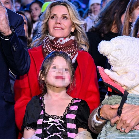 Laura Tenoudji Estrosi et sa fille Bianca durant la soirée d'ouverture de la 140eme édition du Carnaval de Nice "Roi des Oceans" à Nice, le 15 février 2025. © Bruno Bebert/Bestimage