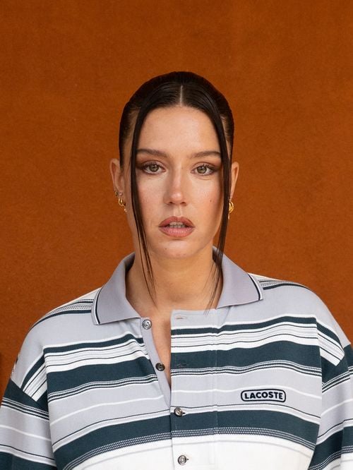 Cette astuce beauté toute simple, que beaucoup ignorent, a changé la façon dont Adèle Exarchopoulos se maquille