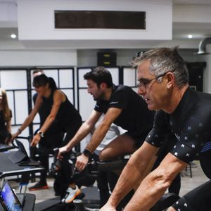 Laurent Jalabert lors de la soirée Kinomap, une application interactive d'entraînement au cyclisme en salle, à Paris le 23 janvier 2024. © Michael Baucher / Panoramic / Bestimage