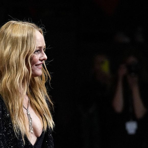 Vanessa Paradis lors de la cérémonie d'ouverture de la 15ème édition du festival Lumière à la Halle Tony Garnier de Lyon le 12 octobre 2024. © Sandrine Thesillat / Panoramic / Bestimage