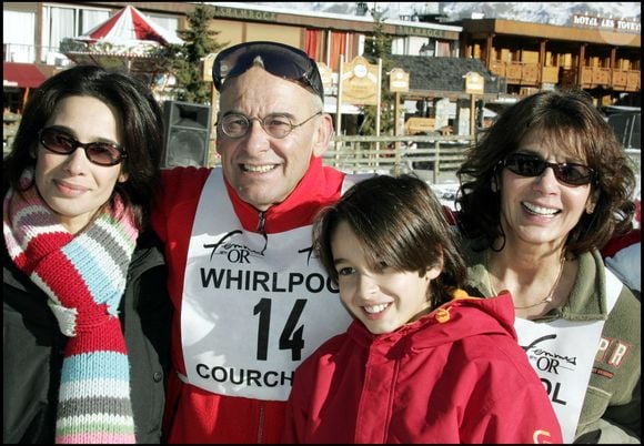 Michel et Stéphanie Fugain, leurs enfants Marie et Alex, lors de la 13e édition des "Femmes en or" à Courchevel.

© ASLAN-MACAULT / BESTIMAGE