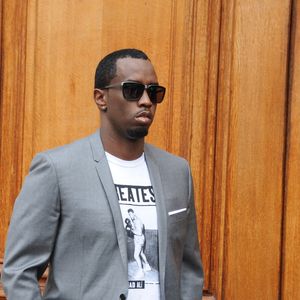 Le rappeur américain Sean P. Diddy Combs et sa nouvelle petite amie la chanteuse R&B Cassandra Ventura alias Cassie sont vus en train de faire du shopping à Paris, France, le 3 mars 2012. Photo par ABACAPRESS.COM