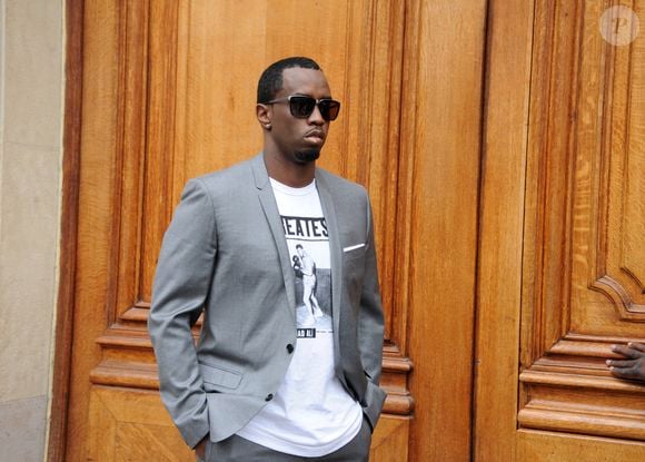 Le rappeur américain Sean P. Diddy Combs et sa nouvelle petite amie la chanteuse R&B Cassandra Ventura alias Cassie sont vus en train de faire du shopping à Paris, France, le 3 mars 2012. Photo par ABACAPRESS.COM