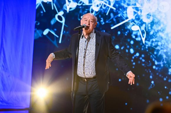 L'animateur reçoit cette semaine des personnalités d'univers vraiment différents, dont le chanteur Michel Jonasz.
Exclusif - Michel Jonasz - Enregistrement de l'émission "Vivement dimanche" au studio Rive gauche, le 18 mars 2025, présentée par M.Drucker, et diffusée le 23 mars 2025 sur France 3.
© Guillaume Gaffiot / Bestimage