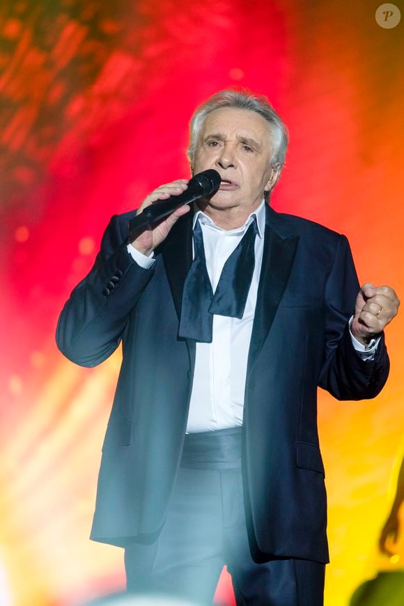 Michel Sardou en concert à la Seine Musicale, jusqu'au 7 janvier 2018 et les 14 et 15 mars, pour sa dernière tournée "La dernière danse" à Boulogne-Billancourt. Le 26 décembre 2017. © Pierre Perusseau / Bestimage