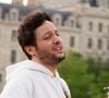 Vianney fait son grand retour musical après neuf mois passés loin des projecteurs.

Le chanteur Vianney a improvisé un concert sur le parvis de Notre-Dame de Paris.

© Jack Bussat / Bestimage