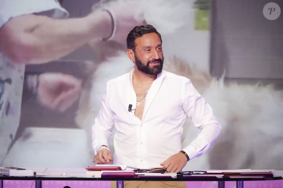 Exclusif - Cyril Hanouna, sur le plateau "Tout beau, tout n9uf" (TBT9) présenté par C.Hanouna, et diffusé en direct sur W9, Paris, France, le 18 septembre 2025. © Jack Tribeca / Bestimage