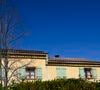 Maison des grands-parents d'Emile Soleil, un jeune garçon français retrouvé mort après avoir disparu en 2023, au milieu des recherches de la propriété dans le cadre de l'enquête sur la mort du garçon, à La Bouilladisse, France, le 25 mars 2025. © William Cannarella/Psnewz/Bestimage