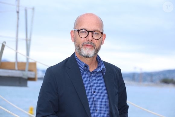Exclusif - Maurice Barthelemy en rendez-vous sur la plage Miramar lors du 78ème Festival International du Film de Cannes, France, le 16 mai 2025. © Denis Guignebourg/Bestimage
