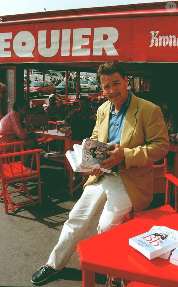 Jacques Charrier au café Sénéquier à Saint-Tropez présente son livre "Ma réponse à Brigitte Bardot" AGENCE / BESTIMAGE