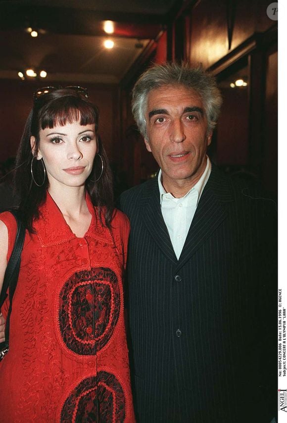 Mathilda May et Gérard Darmon à l'Olympia en 1996. AGENCE / BESTIMAGE