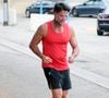 Il co-dirige une entreprise spécialisée dans la construction de villas haut de gamme.

David Charvet termine une séance d'entraînement chez Burn à Studio City, en Californie. L'ancien acteur de Baywatch, âgé de 53 ans, a montré ses bras toniques en quittant la salle de sport.
The ImageDirect / Bestimage