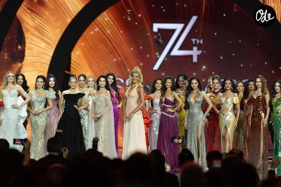 Les candidates posent pour une photo lors de la 74e compétition préliminaire de Miss Univers 2025 au Centre d'exposition et de convention IMPACT, le 19 novembre 2025 dans la province de Nonthaburi, en Thaïlande. © Teera Noisakran/SPUS/ABACAPRESS.COM