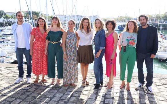 Les téléspectateurs ne retrouveront donc pas les acteurs de la saga à la rentrée.

Guest, Julie Bargeton, guest, Helene de Fougerolles, Fanny Gilles, guest, Stephan Guerrin-Tillié - Photocall de la série "Sam" lors de la 25ème édition du Festival de la Fiction de la Rochelle. Le 15 septembre 2023
© Denis Guignebourg / Bestimage