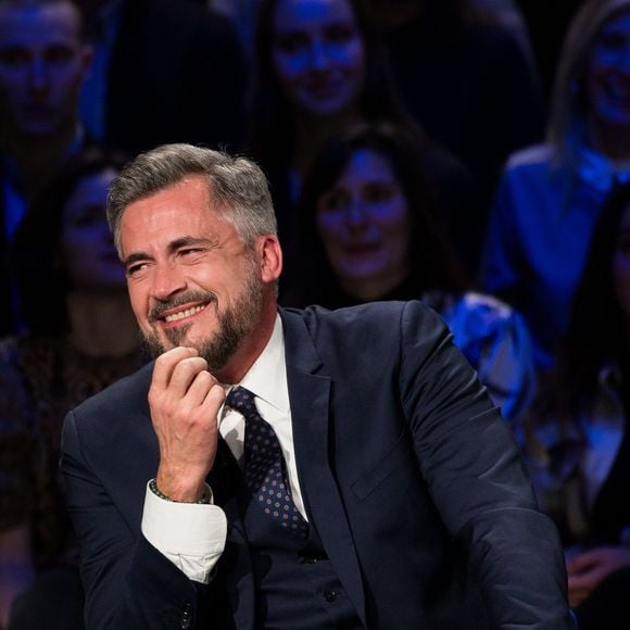 Car l'animateur lui a fait une belle déclaration. 

Exclusif - Olivier Minne - Enregistrement de l'émission "La Boîte à secrets 4" à Paris, présentée par F.Bollaert, et diffusée le 10 avril sur France 3. Le 23 janvier 2020
© Tiziano Da Silva / Bestimage