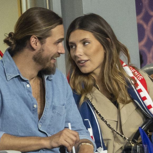 Camille Cerf (Miss France 2015) et son compagnon Théo Fleury - People dans les tribunes lors du match de la 5ème et avant-dernière journée de Ligue des nations entre la France et l'Autriche (2-0) au Stade de France à Saint-Denis le 22 septembre 2022.
AGENCE / BESTIMAGE