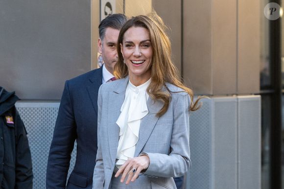 Kate Middleton assiste au Sommet sur l'avenir du travail, organisé par la Royal Foundation et le groupe de travail des entreprises pour la petite enfance à la Salesforce Tower, dans la City de Londres, au Royaume-Uni, le 18 novembre 2025. © Thomas Krych/ZUMA Press Wire/Bestimage