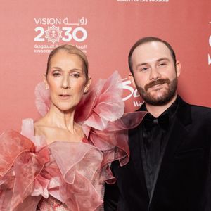Celine Dion et son fils René-Charles Angélil au photocall du défilé anniversaire Elie Saab "1001 Seasons of Elie Saab" à l'espace "The Venue" à Riyad, Arabie saoudite le 13 novembre 2024. © Tiziano Da Silva / Bestimage