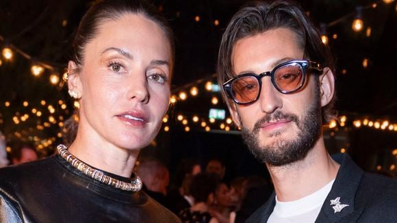 Pierre Niney et sa compagne séjournent dans un luxueux hôtel de la Cote d’Azur, propriété du milliardaire Bernard Arnault