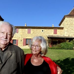 Maria Pia est la fille de Roselyne Bracchi, que Pierre Bellemare a rencontré en 1960. Mais la star du petit écran est marié à Micheline. Il décide alors de mener une double vie, avant de tout avouer à sa femme, en 1972. Le couple se sépare, et l'animateur épouse Roselyne.

Pierre Bellemare et sa femme Roselyne posent dans leur maison de campagne près de Bergerac, Dordogne, France, le 22 octobre 2011 (Archives). © Patrick Bernard/Bestimage