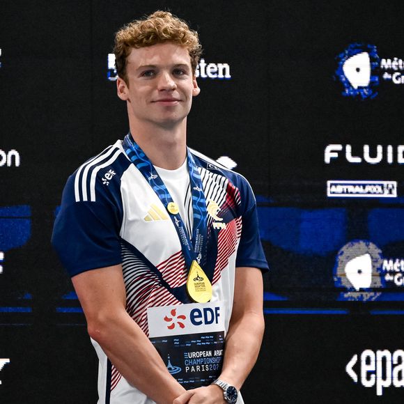 Leon Marchand après avoir remporté la médaille d'or au 200m papillon aux championnats d'Europe, le 15 août 2026 à Paris.

© Andrea Staccioli/Insidefoto via ZUMA Press) | 00766163