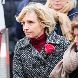 Evelyne Dhéliat - Sortie des obsèques de Catherine Laborde en l’église Saint-Roch à Paris, le 6 février 2025. Décédée le 28 janvier 2025 à l'âge de 73 ans, l'ancienne présentatrice météo de TF1 (1988 - 2017) était atteinte de la maladie neurodégénérative à corps de Lewy. 
© Jacovides - Moreau / Bestimage