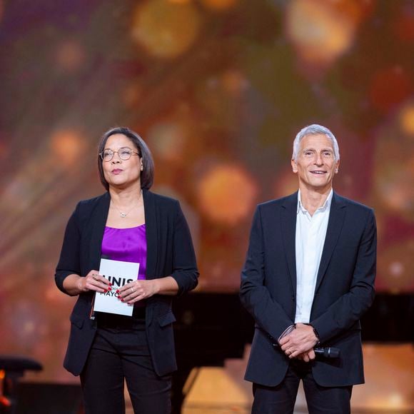 Exclusif - Karine Baste et Nagui sur le plateau de l’émission “Unis pour Mayotte” diffusée en direct sur France 2, qui a permis de récolter plus de 5 millions de dons le 17 décembre 2024.
© Pierre Perusseau / Bestimage