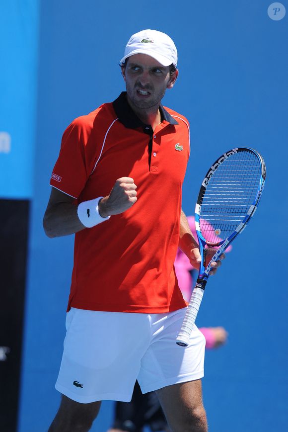 Le Français Julien Benneteau bat son compatriote David Guez lors du premier tour, Jour 2, de l'Open d'Australie à Melbourne, Australie, le 19 janvier 2010. Photo par Corinne Dubreuil/Cameleon/ABACAPRESS.COM
