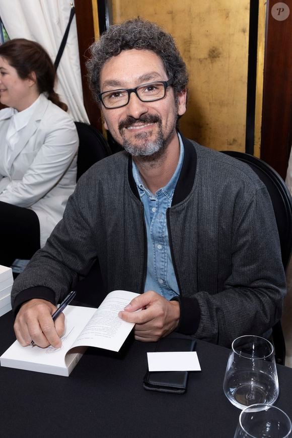 David Foenkinos - Librairie éphémère au Fouquet's lors des remises du Prix du Livre de l'Art de Vivre Parisien, du Trophée du Bouquets et du Prix de la Mairie du 8ème - © Jack Tribeca / Bestimage